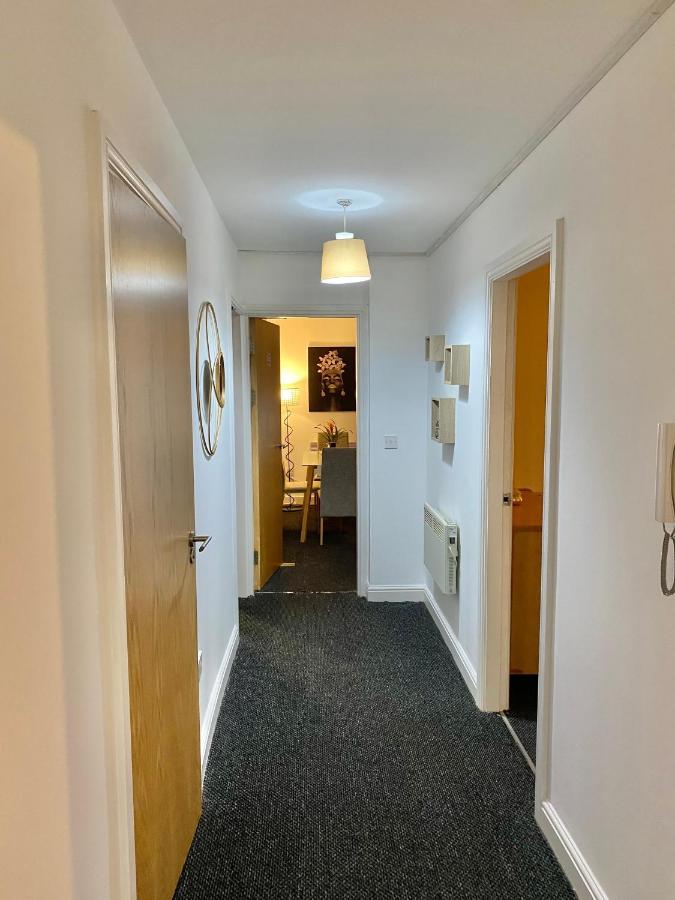Unique View Of Anfield Stadium - Charming 2 Bedroom Apartment In Liverpool With Parking Exterior photo