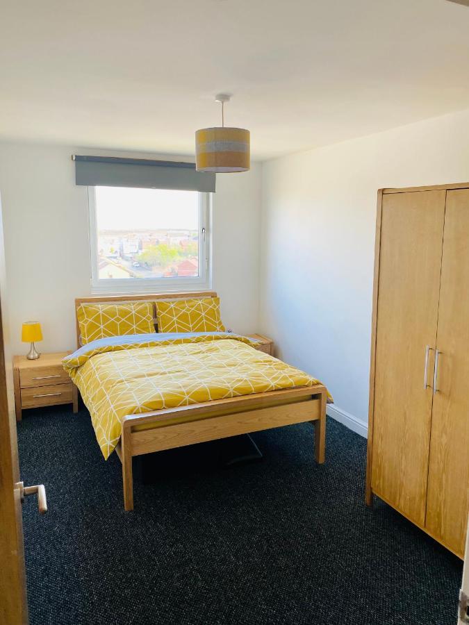 Unique View Of Anfield Stadium - Charming 2 Bedroom Apartment In Liverpool With Parking Exterior photo